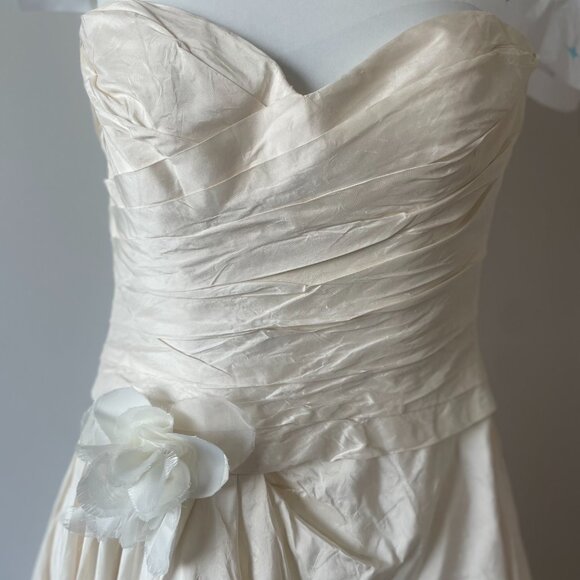 Paloma Blanca Cream Wedding Gown CA05313 (size 4) - Picture 9 of 10